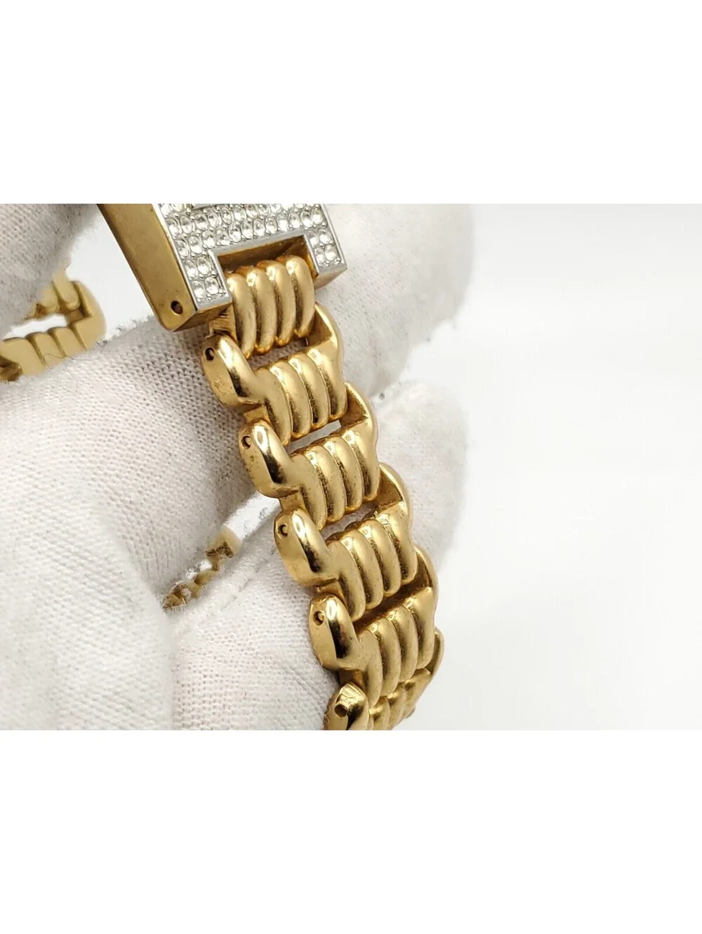 Elizabeth Taylor Womens Watch New Battery Gold Tone Silver Dial Rectangle 22mm